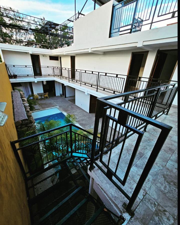 Hotel Victoria Queen Villavieja Luaran gambar