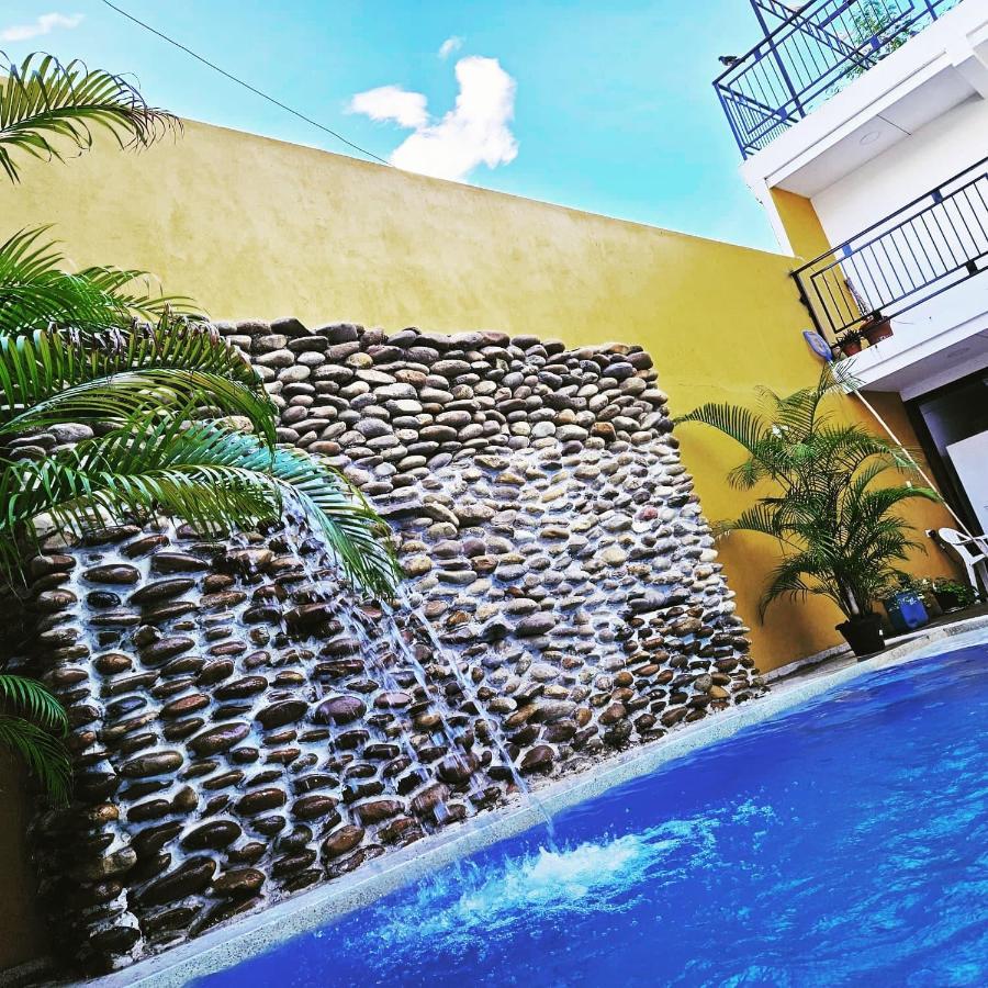 Hotel Victoria Queen Villavieja Luaran gambar