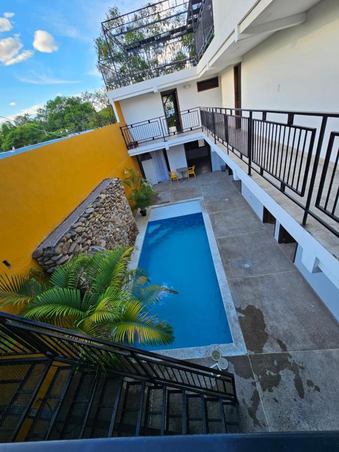 Hotel Victoria Queen Villavieja Luaran gambar